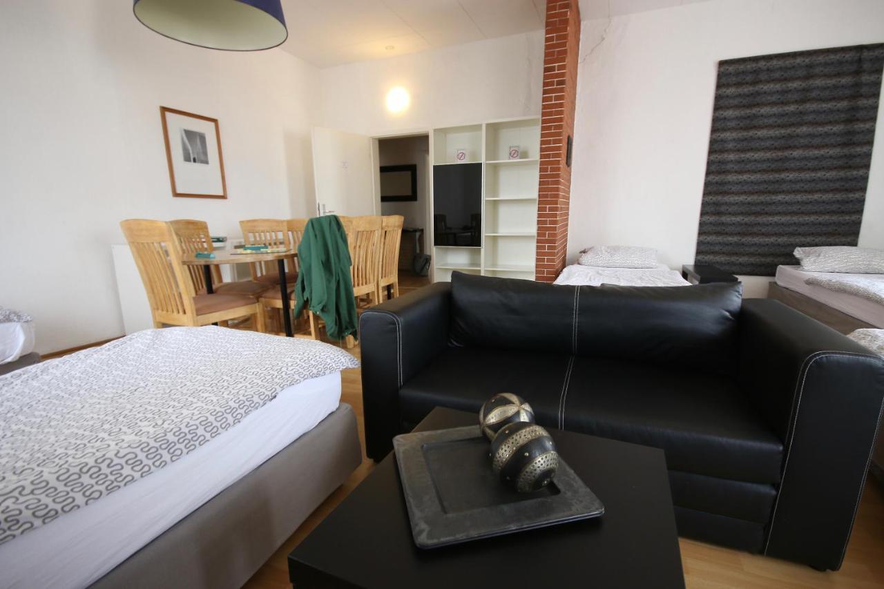 Moderne Studio: Business-Friendly Apartments in Oberhausen Oberhausen  Exterior photo