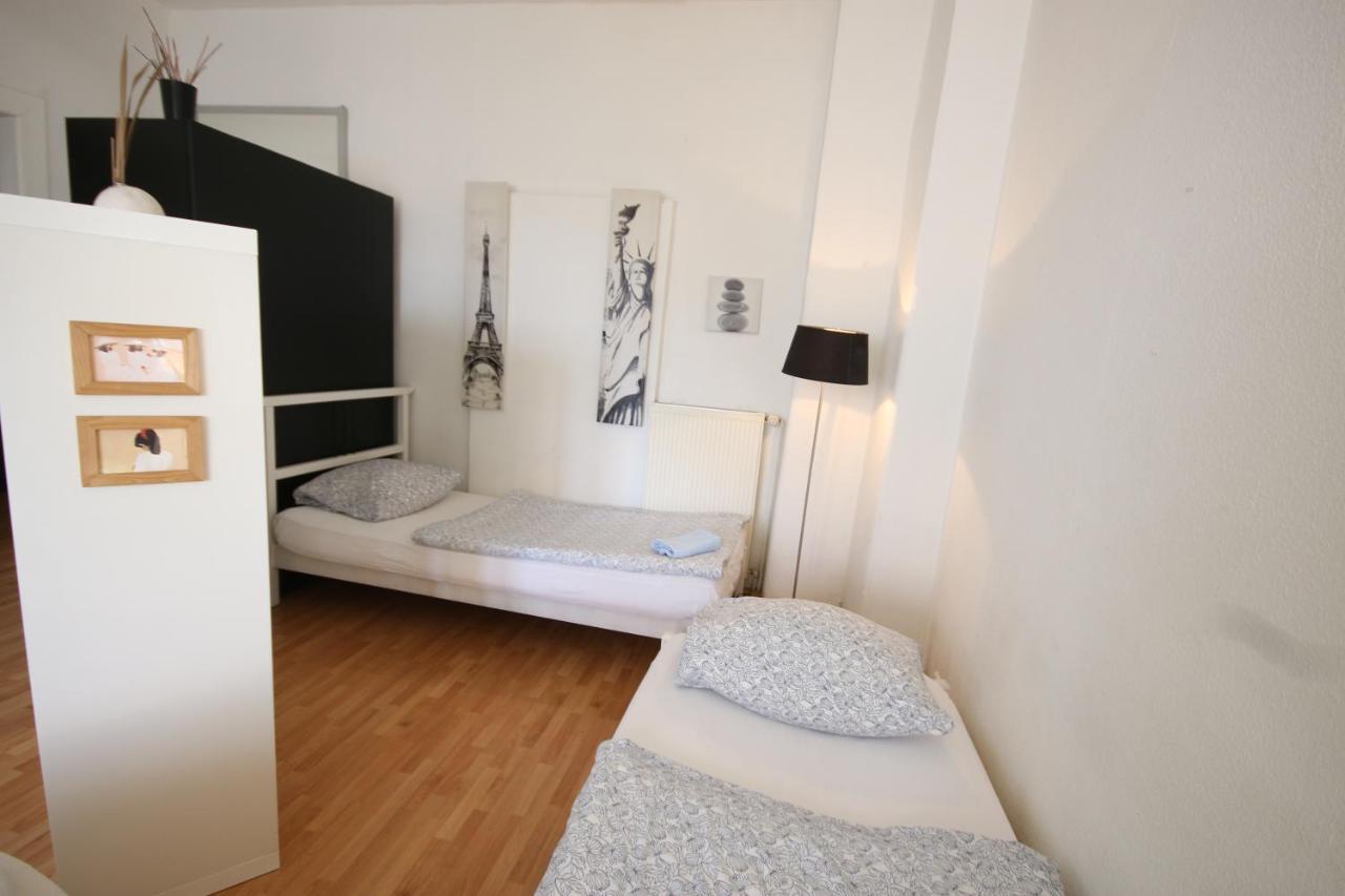 Moderne Studio: Business-Friendly Apartments in Oberhausen Oberhausen  Exterior photo