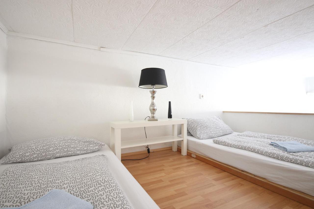 Moderne Studio: Business-Friendly Apartments in Oberhausen Oberhausen  Exterior photo