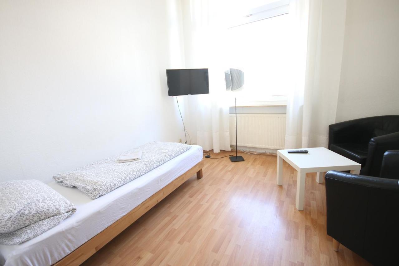 Moderne Studio: Business-Friendly Apartments in Oberhausen Oberhausen  Exterior photo