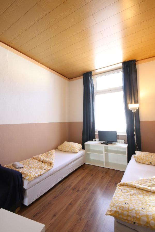 Moderne Studio: Business-Friendly Apartments in Oberhausen Oberhausen  Exterior photo
