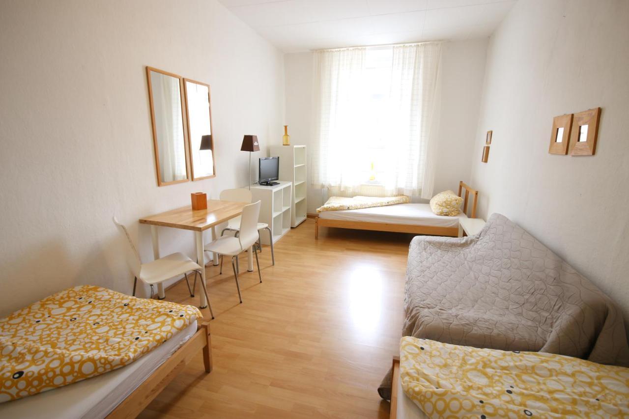 Moderne Studio: Business-Friendly Apartments in Oberhausen Oberhausen  Exterior photo