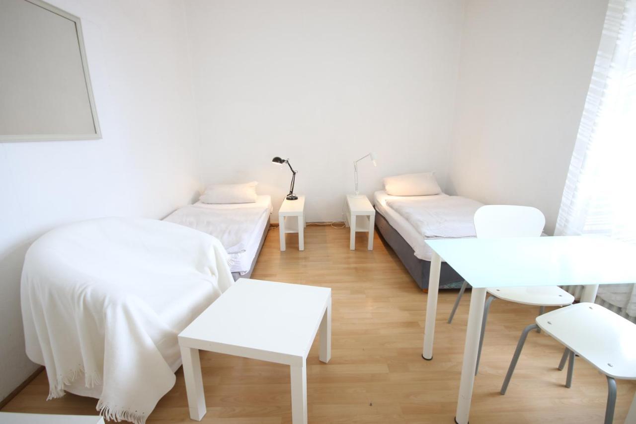 Moderne Studio: Business-Friendly Apartments in Oberhausen Oberhausen  Exterior photo