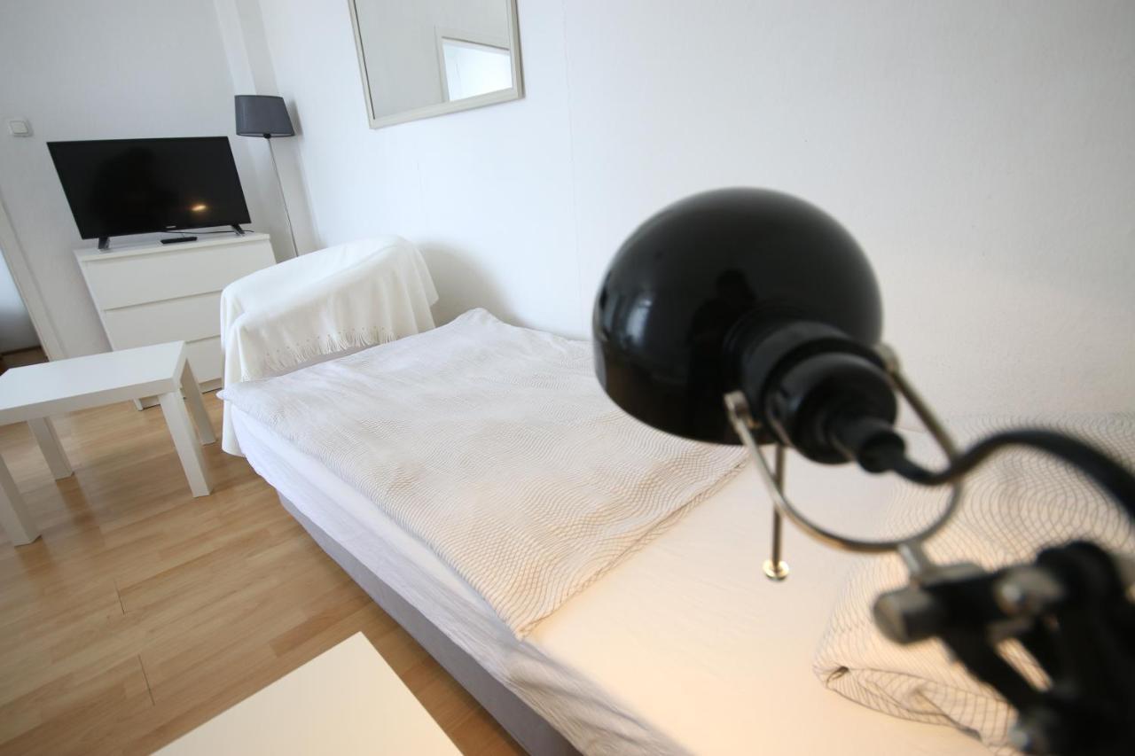 Moderne Studio: Business-Friendly Apartments in Oberhausen Oberhausen  Exterior photo